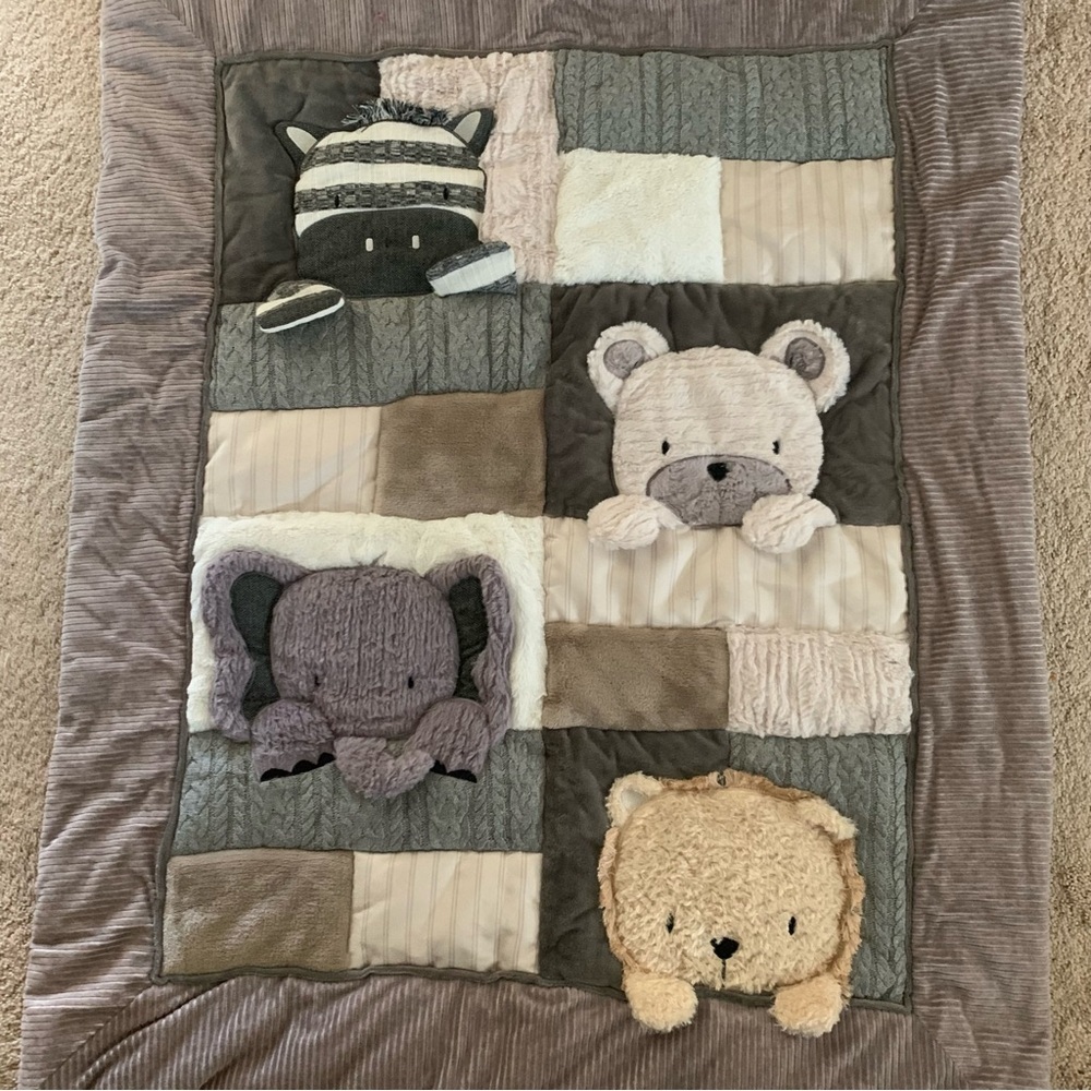 Adorable‎ Animal Friends Patchwork Quilt - Gray, Cream, Tan